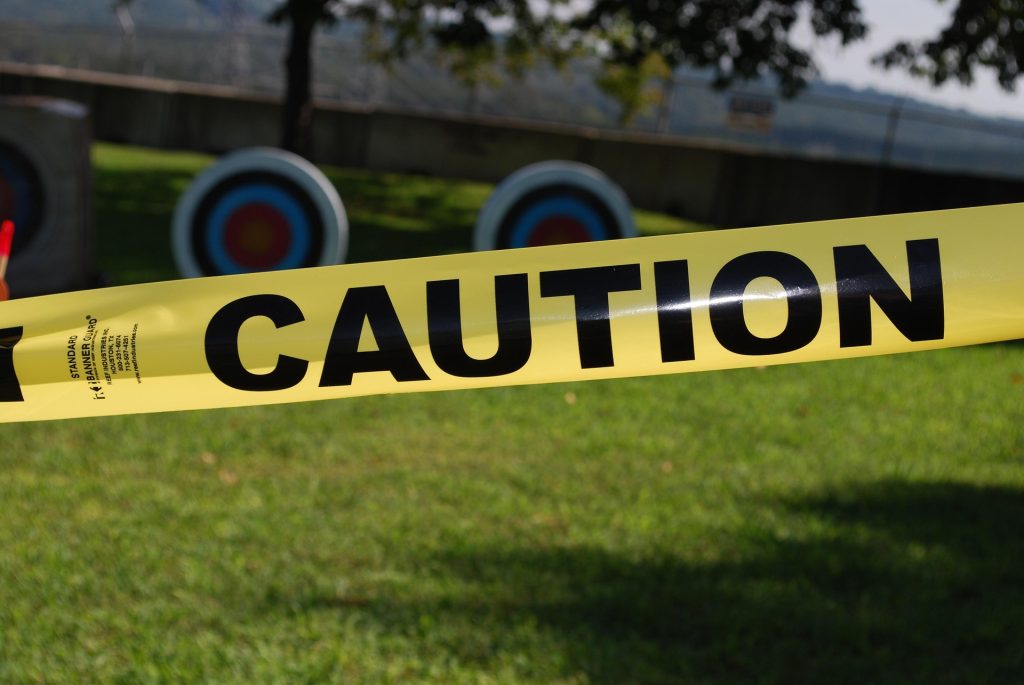 gaertringen-caution-454360_1920